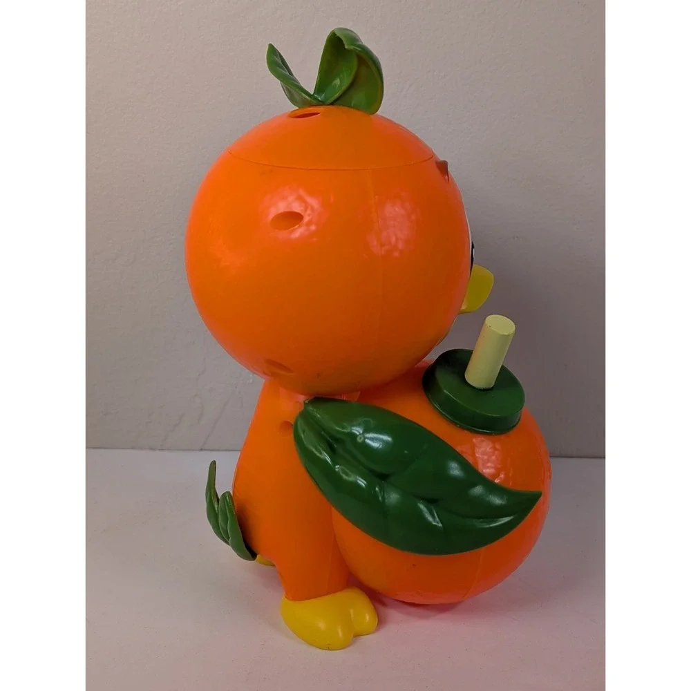 Disney Parks 2023 Epcot Flower Garden Festival‎ Orange Bird Sipper Cup